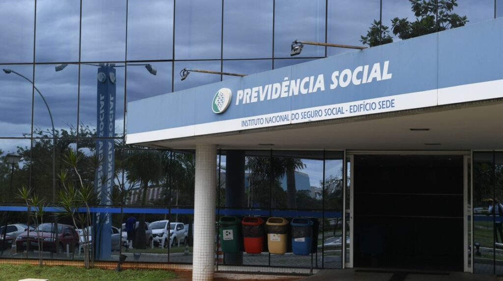 Servidores do INSS vendiam senhas por R$ 25, diz delegado da PF