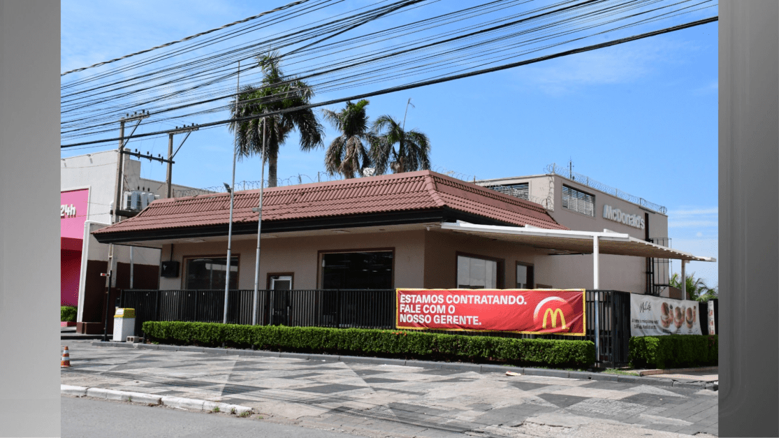 “Big roubo“: ladrões invadem McDonald’s e furtam R$ 19 mil em dinheiro em Cuiabá (MT)