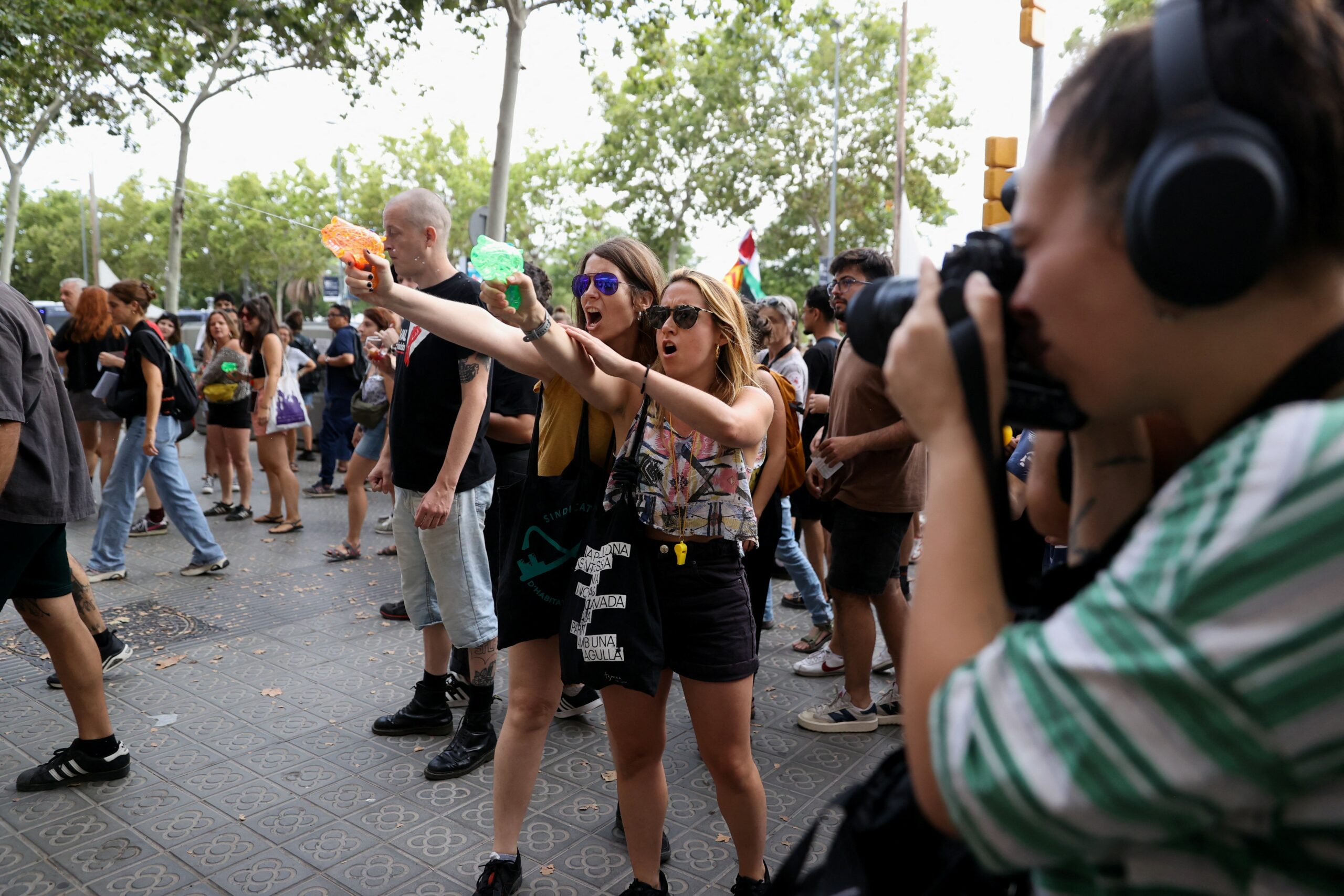 'Guerra' ao turismo: Florença proíbe alto-falantes para guias e item que facilita aluguel de apartamentos para visitantes