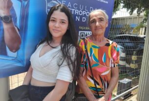 Avó acompanha neta no 1º dia de Enem em RO: ‘Mesmo com 69 anos ela está aqui no sol comigo, me apoiando’