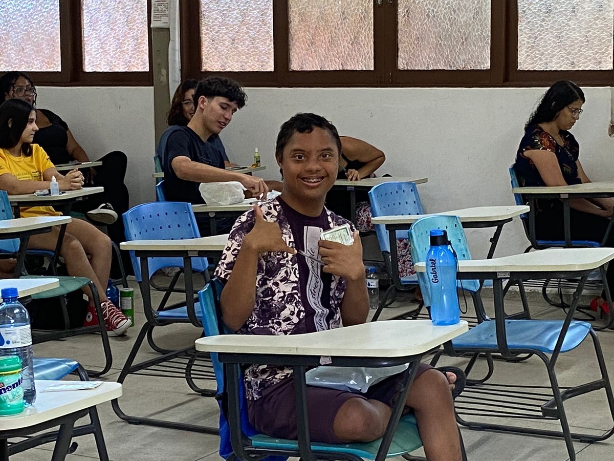 Estudante com Síndrome de Down realiza sonho de fazer o Enem e planeja carreira na música | Lá Vem o Enem