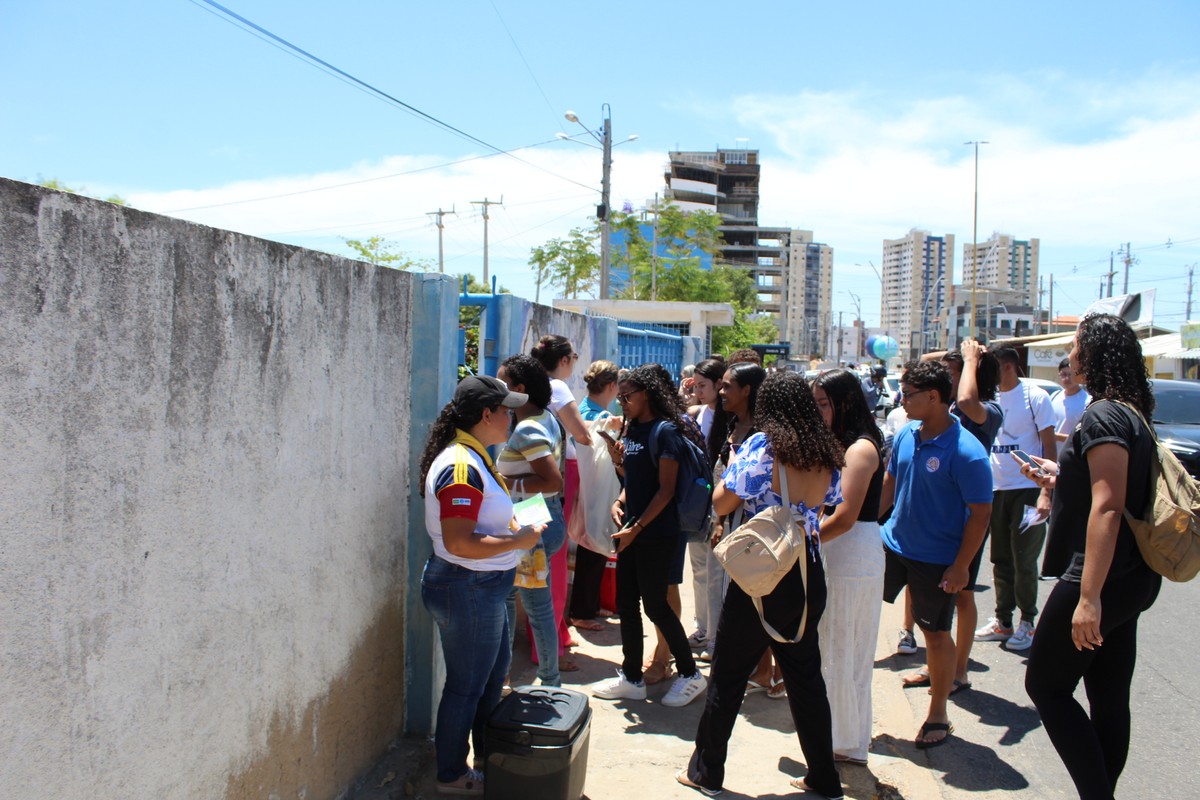 Otimistas, estudantes de Petrolina fazem o primeiro dia de prova do Enem | Petrolina e Região