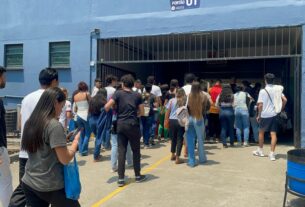 Primeiro dia de provas do Enem tem início com intensa movimentação de estudantes no Amazonas | Amazonas