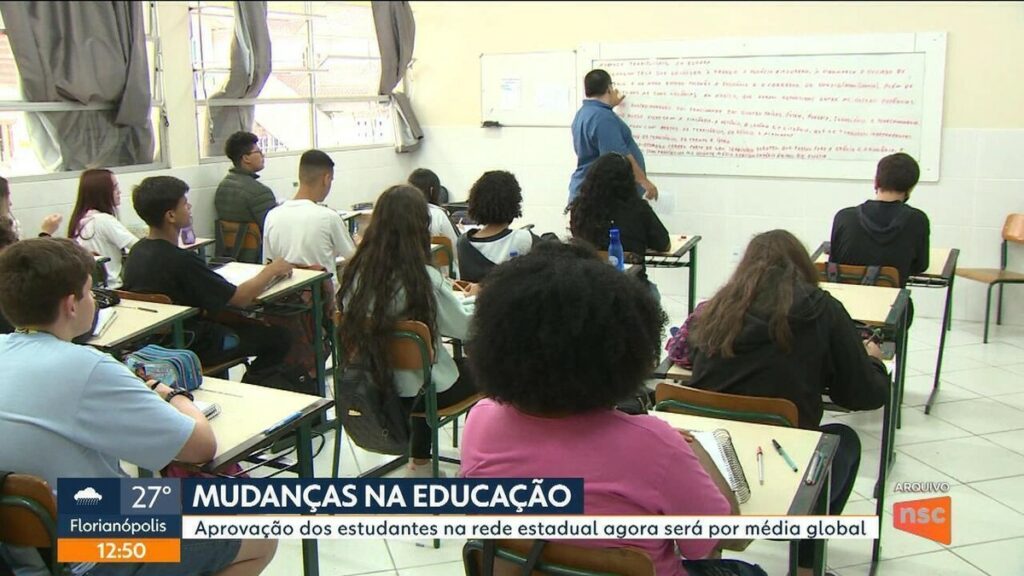 SC adota 'média global' e muda critério para aprovação de estudantes na rede pública; entenda | Santa Catarina