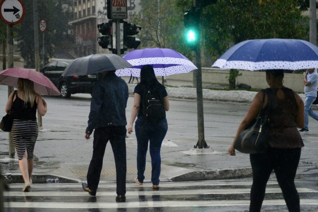 Vai chover no fim de semana? Veja a previsão para o primeiro dia de Enem